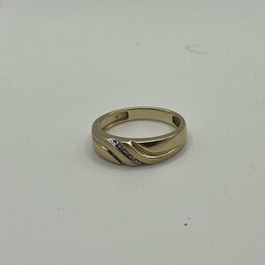 1/8 Ct. T.w. Diamond Gents Ring In 10 Yellow Gold